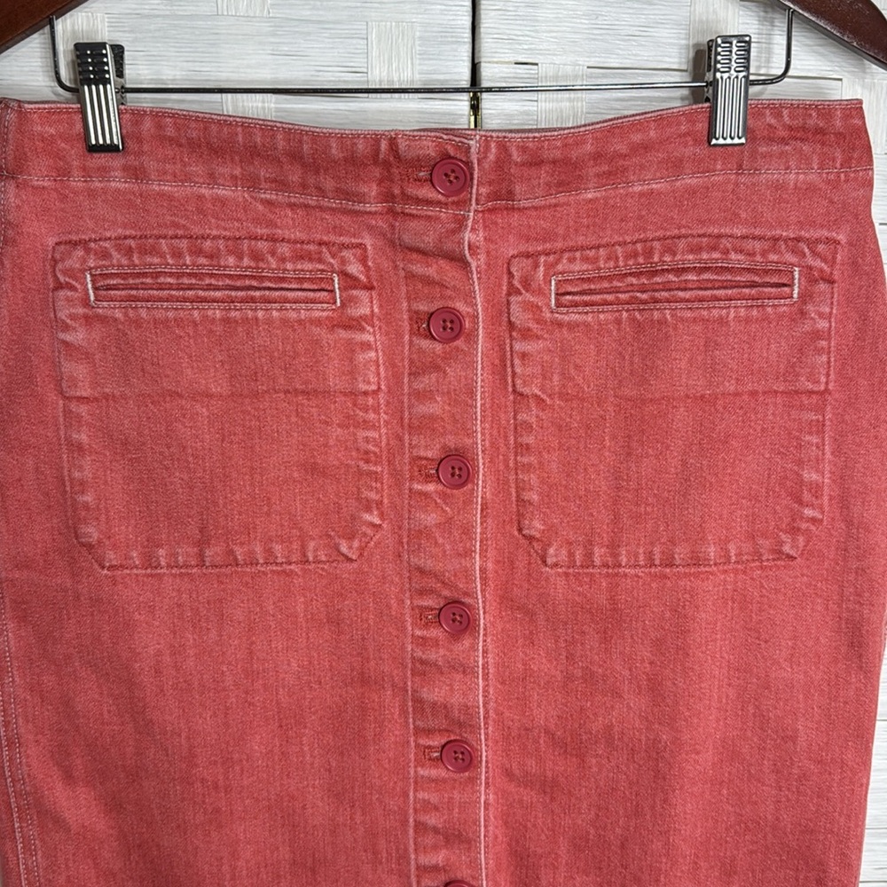 Uniqlo U Women’s Red Washed Button Front Denim Skirt with Pockets Size 8 - Picture 3 of 10
